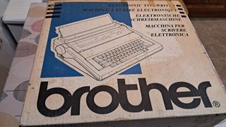 Máquina de escribir Brother AX-210