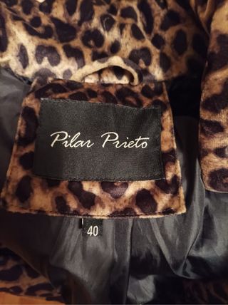 Abrigo estampado leopardo Talla 40