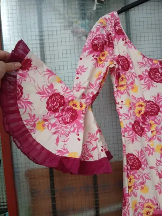 Vestido de flamenca rosa de flores
