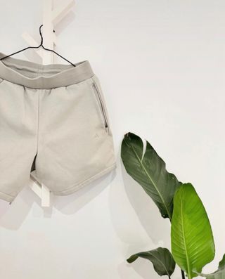 Adidas Fear of God Essentials Shorts Grises Talla