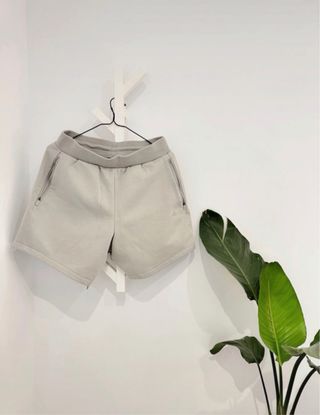 Adidas Fear of God Essentials Shorts Grises Talla