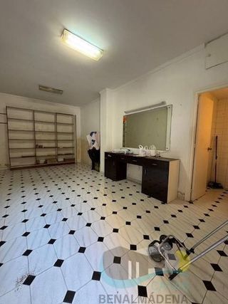 Local comercial en venta en Arroyo de la Miel en Benalmádena