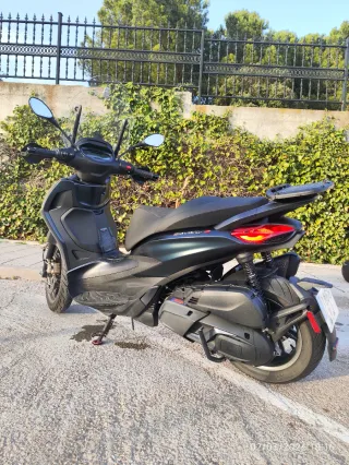 Beverly 400 HPE S – Full extras 12.700 km