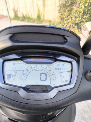 Beverly 400 HPE S – Full extras 12.000 km