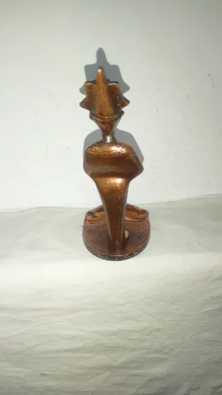Cenicero antiguo figura egipcia cobre