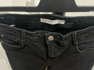 Pantalón pitillo Zara mujer negro