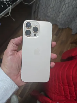 iPhone 16 Pro Max dorado+ Accesorios. 256gb