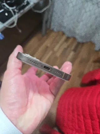 iPhone 16 Pro Max dorado+ Accesorios. 256gb