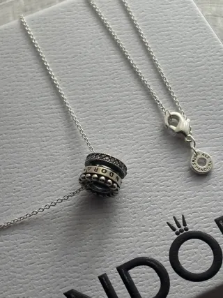 Collar Pandora Logo y Circonitas