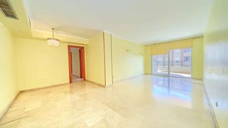 Piso en venta en Playa de la Fontanilla en Marbella