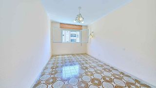 Piso en venta en Playa de la Fontanilla en Marbella