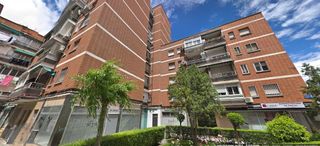 Local comercial en venta en Zarzaquemada en Leganés