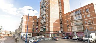 Local comercial en venta en Zarzaquemada en Leganés