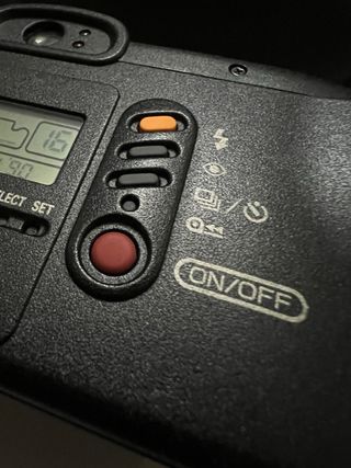 Canon Sure Shot Mega Zoom 105 Caption Cámara