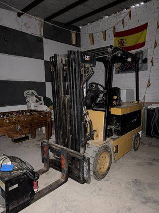 Carretilla elevadora eléctrica CAT