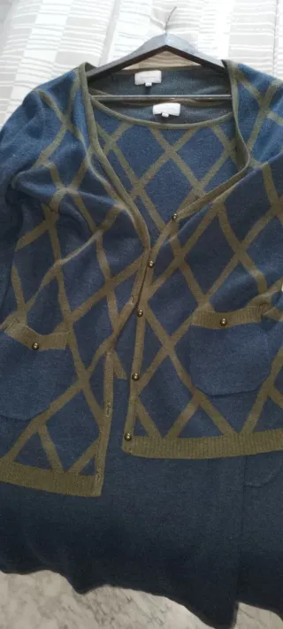 Conjunto vestido y chaqueta punto