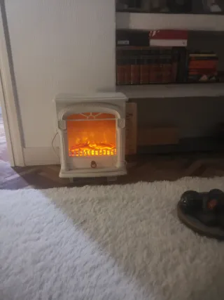 Estufa eléctrica decorativa blanca