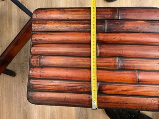 Tavoli ausiliari in bambù e legno