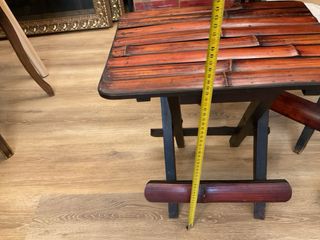 Tavoli ausiliari in bambù e legno