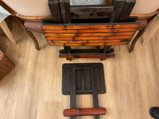 Tavoli ausiliari in bambù e legno