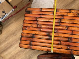 Tavoli ausiliari in bambù e legno