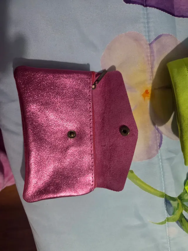 Cartera rosa brillante