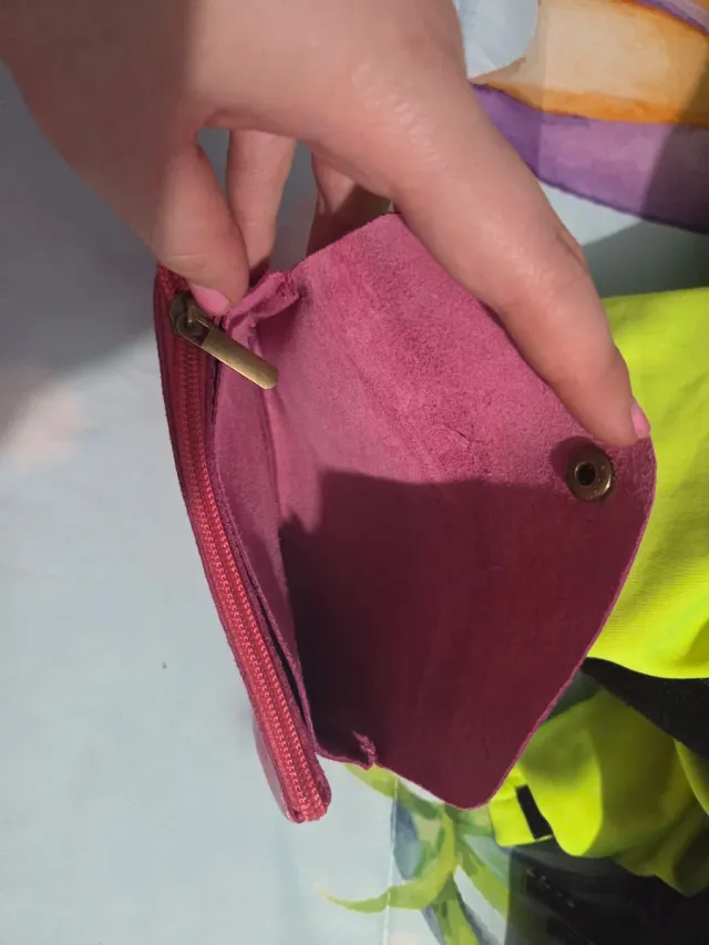 Cartera rosa brillante