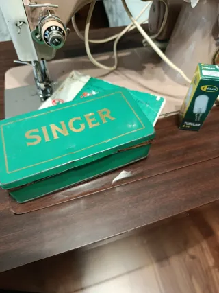 Máquina de coser Singer antigua