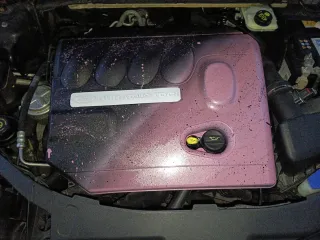 Tapas de motor y pinzas personalizadas