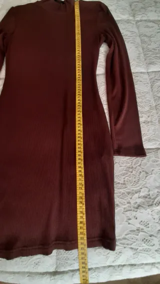 Vestito marrone collo alto