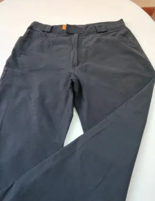 Pantalón negro Clockhouse