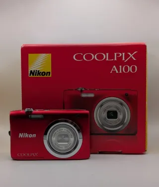 Fotocamera Nikon Coolpix A100 Rossa