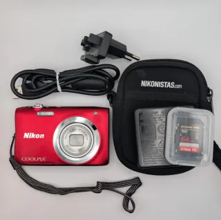 Fotocamera Nikon Coolpix A100 Rossa