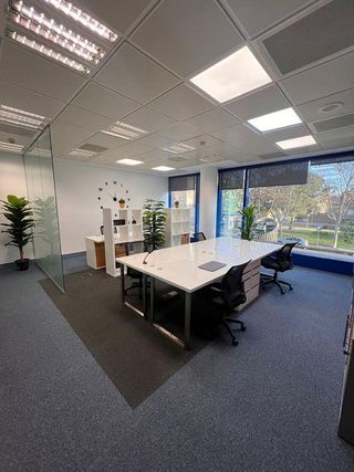 Oficina en alquiler en Montigalà -Sant Crist en Badalona