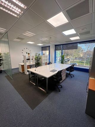 Oficina en alquiler en Montigalà -Sant Crist en Badalona