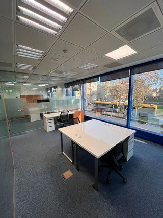 Oficina en alquiler en Montigalà -Sant Crist en Badalona