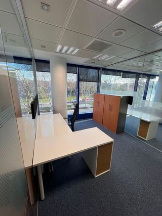 Oficina en alquiler en Montigalà -Sant Crist en Badalona