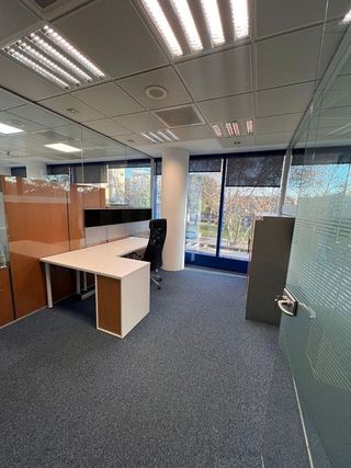 Oficina en alquiler en Montigalà -Sant Crist en Badalona