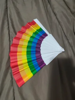 Abanico arcoíris plegable