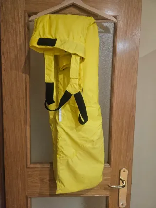 PANTALONES Y CHAQUETA DE ESQUI