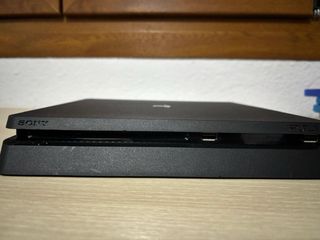 PS4 (PlayStation 4) Negra + Juegos