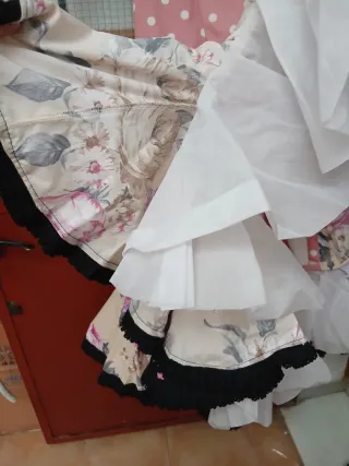 Vestido de flamenca beige y rosa