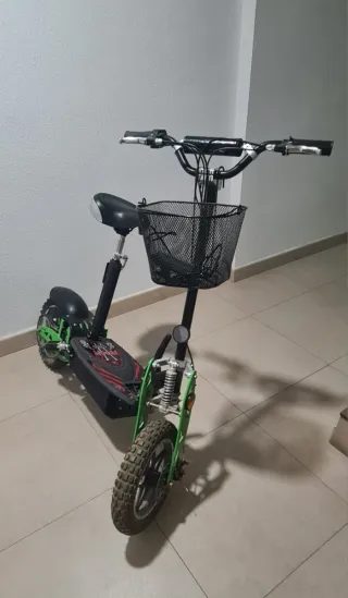 Patinete Eléctrico con Cesta y Sillín Roan Racing