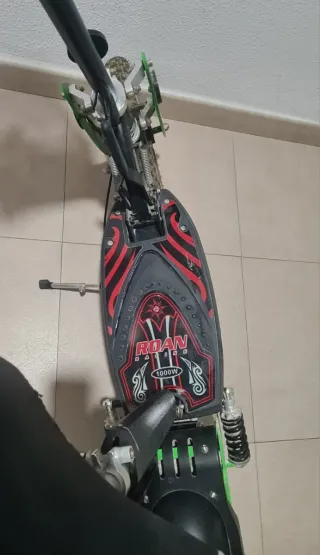 Patinete Eléctrico con Cesta y Sillín Roan Racing