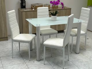 OFFERTA - Tavolo da Pranzo in Cristallo + 4 Sedie Bianche