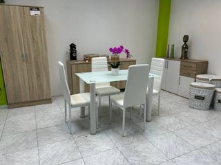 OFFERTA - Tavolo da Pranzo in Cristallo + 4 Sedie Bianche