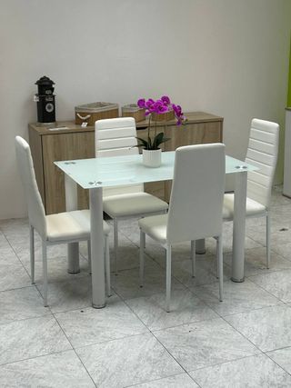 OFFERTA - Tavolo da Pranzo in Cristallo + 4 Sedie Bianche