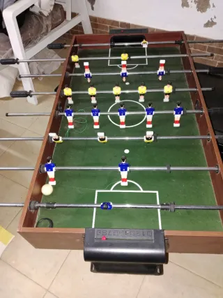 Futbolín infantil en buen estado