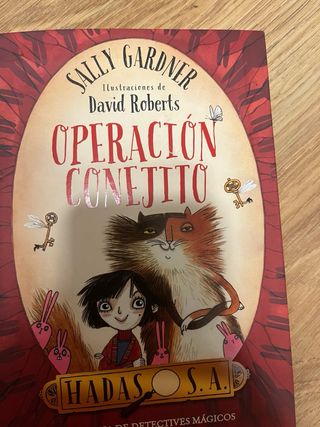 Libros infantiles variados. 2 E cada uno