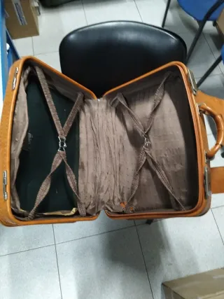 Maleta antigua de cuero